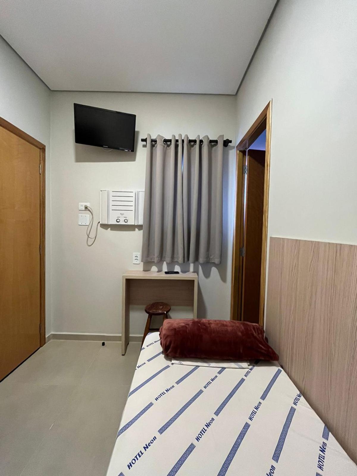 Hotel Neon - Proximo A 25 De Marco, Bom Retiro E Bras, A 2Min Do Mirante Sampa Sky E Pista De Skate Anhangabau São Paulo Zewnętrze zdjęcie