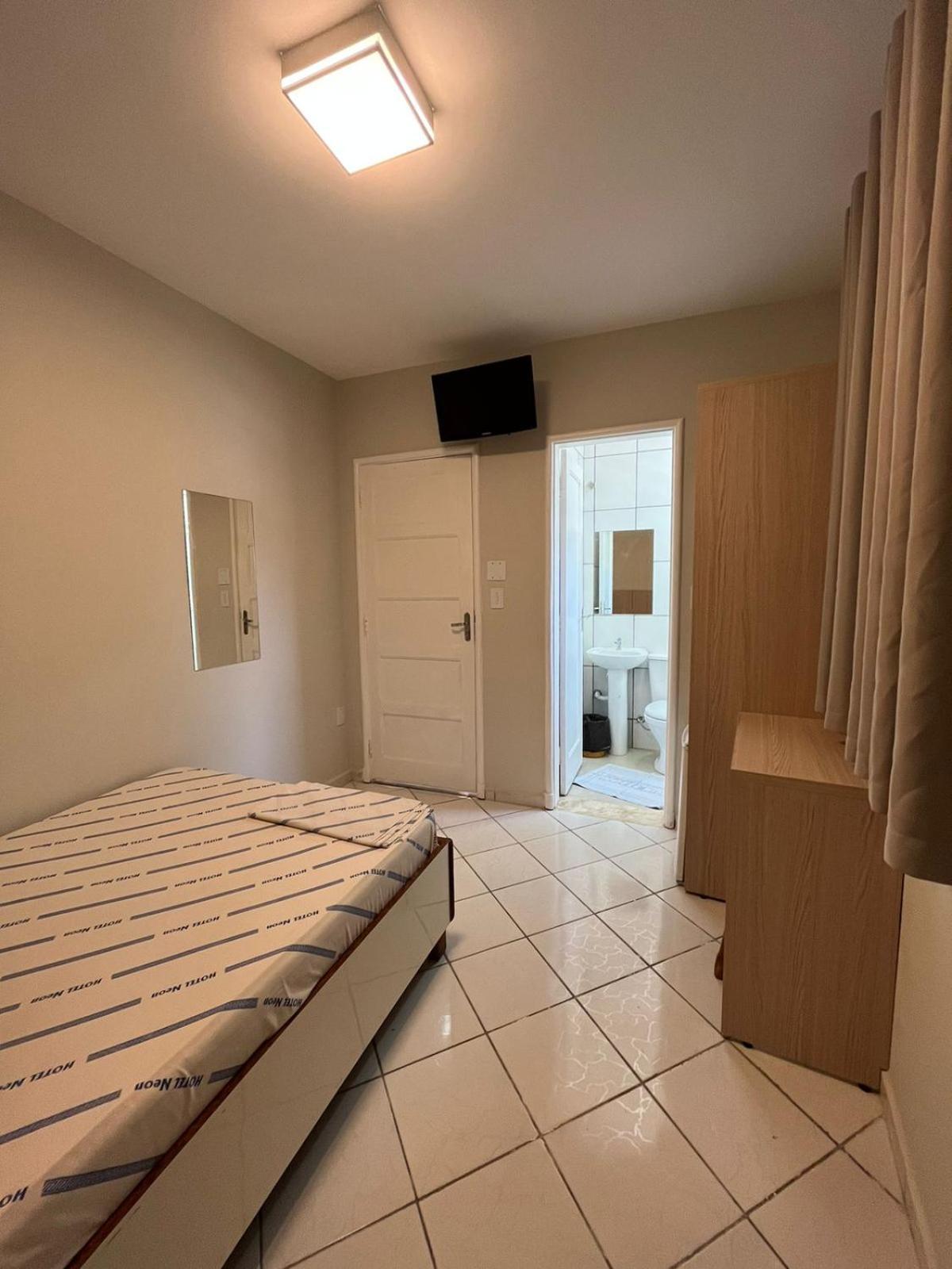 Hotel Neon - Proximo A 25 De Marco, Bom Retiro E Bras, A 2Min Do Mirante Sampa Sky E Pista De Skate Anhangabau São Paulo Zewnętrze zdjęcie