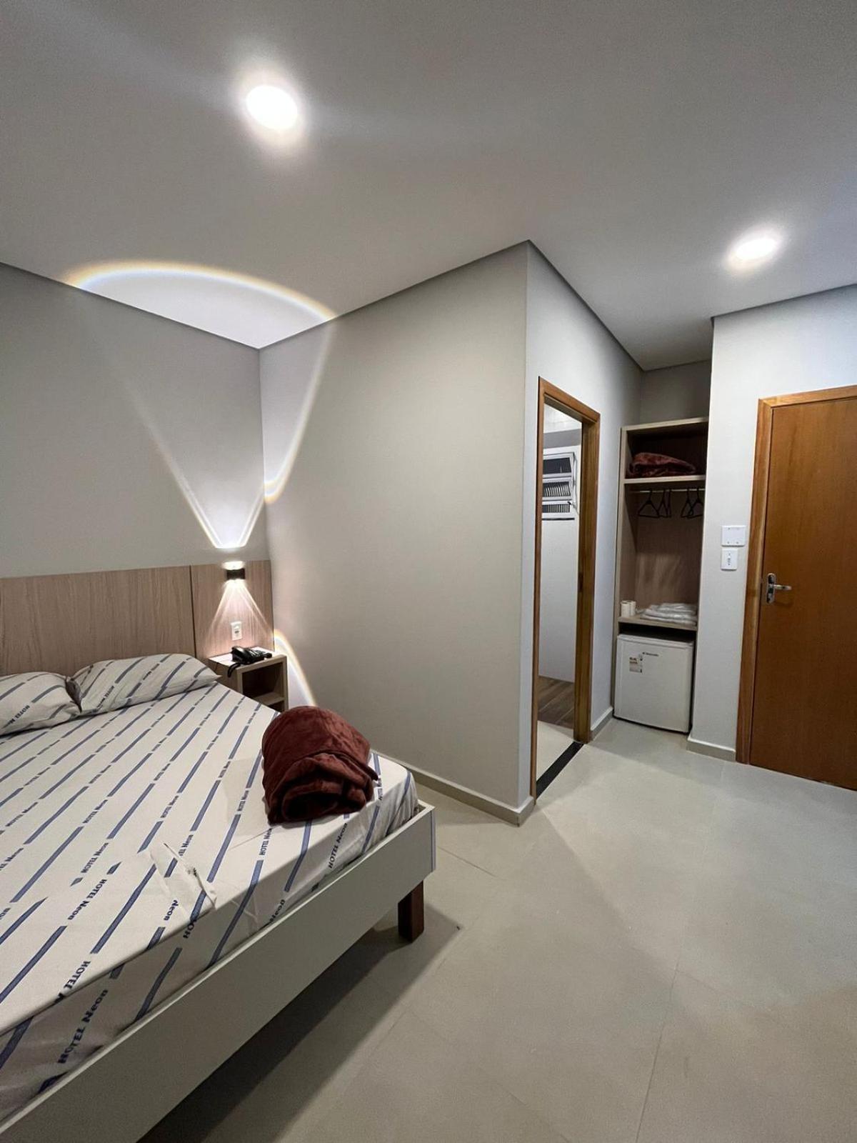 Hotel Neon - Proximo A 25 De Marco, Bom Retiro E Bras, A 2Min Do Mirante Sampa Sky E Pista De Skate Anhangabau São Paulo Zewnętrze zdjęcie
